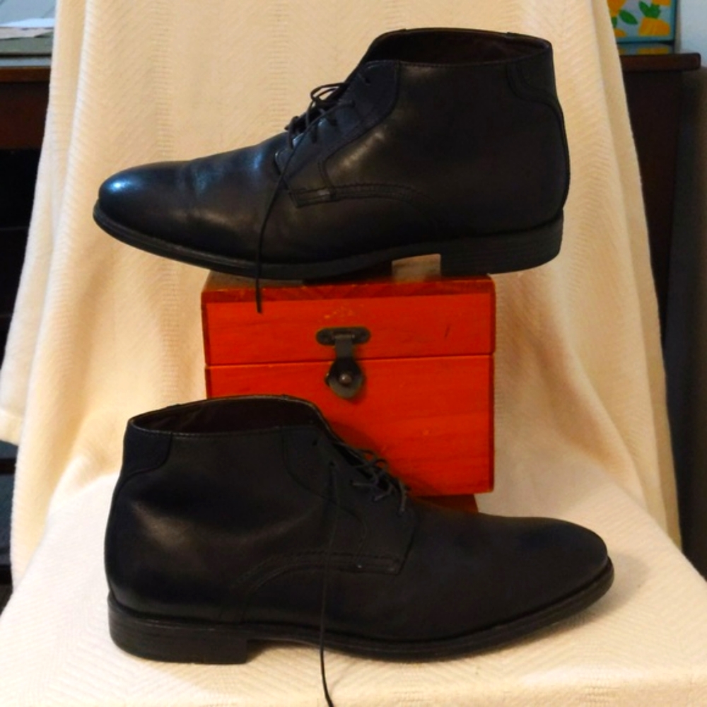 Johnston and Murphy XC4 Waterproof Black Chukka Dress Boots ...size 10.5 leather